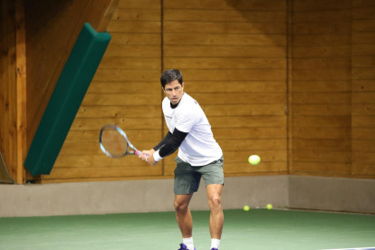 El trabajo que Gonzalo Escobar viene haciendo hace algunos meses lo ubican como el más opcionado a los puntos en la división de dobles.