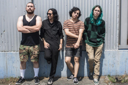 En esta etapa, el cuarteto está componiendo y ensayando los temas que formarán parte de su primer disco.