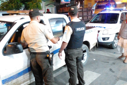 POLICIA DE PEDRO CARBO INVESTIGA BALACRA DE HACE 7 DIAS.