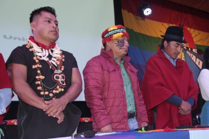 Mendúa (i) en el Consejo Ampliado de la Conaie realizado en Quito el viernes 24 de febrero.