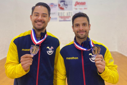 Juan Francisco Cueva (i) y José Daniel Ugalde con el primer lugar del torneo en Atlanta de dobles.