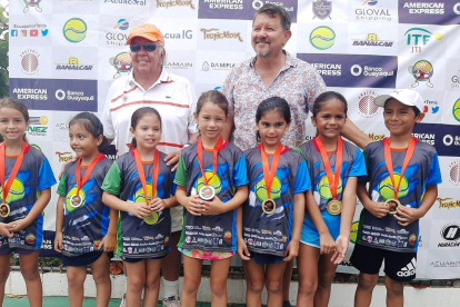 Parte del grupo de deportistas que participó en la segunda etapa ecuajunior.