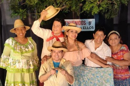 Una nueva función se desarrolla este sábado en la Plaza Guayarte con el grupo guayaquileño Ellos.