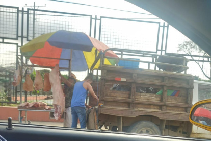 Situación. Parte de la calzada se destinó a la venta de carne.