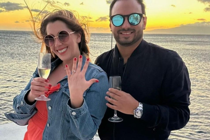 Cynthia Raby y su novio.