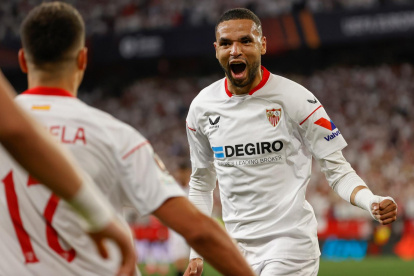 En-Nesyri anotó dos de los tres goles en la victoria del Sevilla.