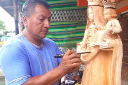 Actividad. Silvino Tomalá, en una demostración de su oficio.