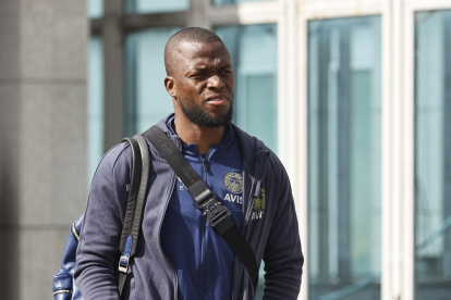 El delantero del Fenerbahce es el goleador del torneo con 28 tantos.