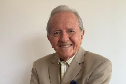 Enrique Izquieta, novelista ecuatoriano.