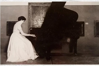 A los ocho meses de edad había muerto su madre Margarita Zulema Ávalos tras padecer cáncer de hígado.