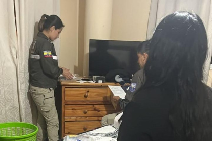 Diligencia. Fiscales y agentes de Criminalística recogieron indicios en cinco allanamientos.