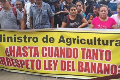 Decenas de productores llegaron a las afueras