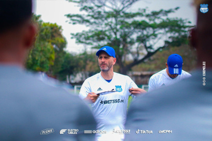 Miguel Rondelli apenas ha ganado dos encuentros con Emelec, de las 11 fechas disputadas hasta ahora en la LigaPro.