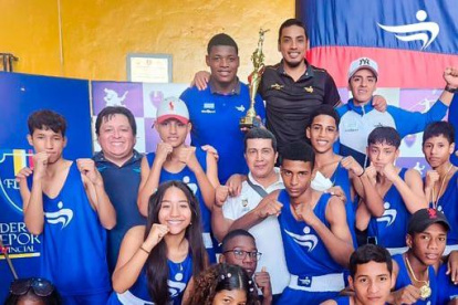 Parte de la delegación albiceleste que compitió en Tena.