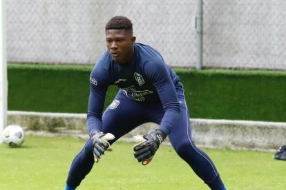El golero de la selección ecuatoriana de fútbol es titular inamovible.