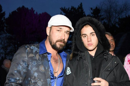 Jeremy Bieber, padre del cantante Justin Bieber hace comentario homofóbico en el mes de pride.