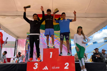 La categoría élite estuvo dominada por el boliviano Héctor Garibay (c)