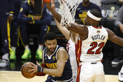 Jamal Murray (i) es una de las claves de los Nueggets para el partido de este lunes 12 de junio.