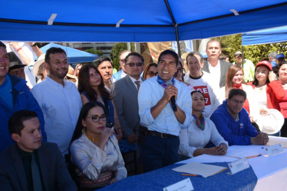 Este 12 de junio, Pérez inscribió su candidatura a la Presidencia de la Repúblcia.