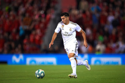 MALLORCA, SPAIN - OCTOBER 19: Brahim Diaz of Real Madrid CF runs with the ball during the La Liga match between RCD Mallorca and Real Madrid CF at Iberostar Estadi on October 19, 2019 in Mallorca, Spain. (Photo by Alex Caparros/Getty Images)