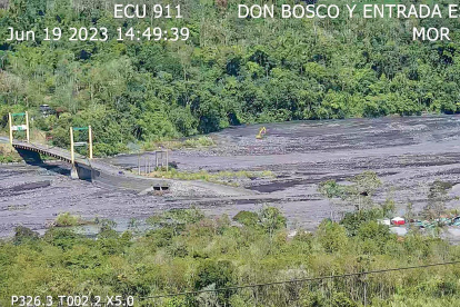 Situación. Una panorámica de la vía que ha sido afectada por el caudal.
