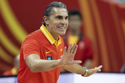 El italiano se queda en el Virtus Bolonia y en la selección de España.