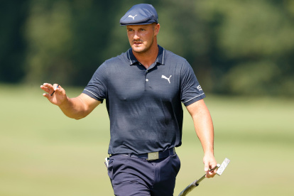 El golfista estadounidense lidera la tabal de posiciones.