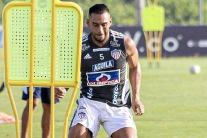El jugador colombiano ya fue entrenado poer Hernán Torres en Deportes Tolima.