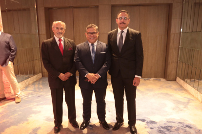 Basil Haylock, Gabriel Rovayo y Kaveh Dashti.