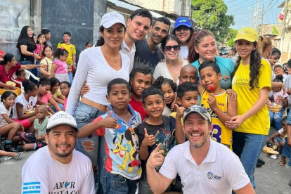 En la Coop. 22 de Abril disfrutaron del almuerzo solidario.