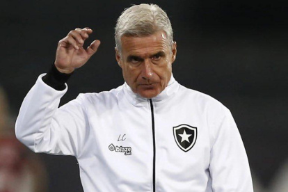 Castro fue anunciado a través de las redes sociales del club árabe.