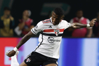 El central ecuatoriano fue titular en la clasificación de su equipo.