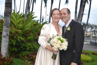 Felipe Ycaza Cepeda y Lupita Fuentes Estarellas festejaron con una íntima reunión.