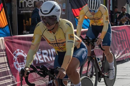 Miryam  milita en el Massi Tactic de España desde hace dos temporadas. En el Mundial irá por la prueba femenina de fondo el 13 de agosto en Glasgow, sobre 154,1 kilómetros.