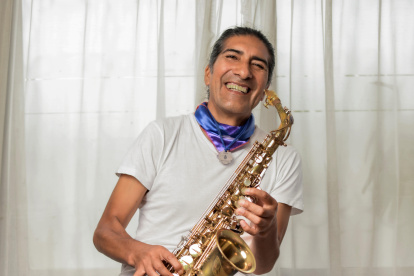 Yaku Pérez es un amante del saxofón, su instrumento favorito.