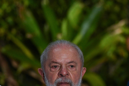 El presidente de Brasil, Luiz Inácio Lula da Silva, participa en las actividades del segundo día de la Cumbre de la Amazonía, hoy, en Bélem (Brasil).