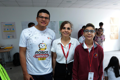 Robert Posligua,  Jenny Chehab y Salim Scaff.