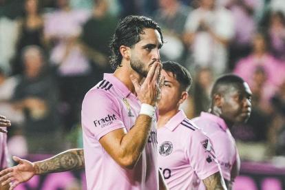 Campana anotó un doblete ante el Sporting Kansas City.