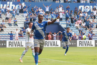 Jaime Ayoví fue el autor de la victoria parcial de Emelec en el primer tiempo ante el Mushuc Runa.