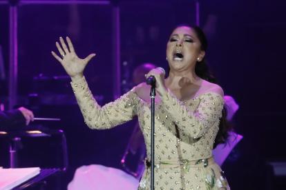 La cantante Isabel Pantoja comenzó su gira 50 aniversario" con un concierto en el Estadio de la Cartuja, Sevilla.