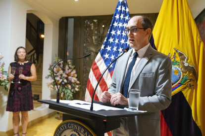 El cónsul general Erik Martini, durante su discurso de bienvenida.