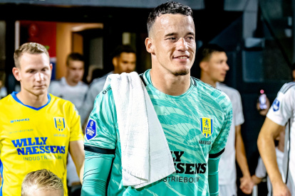 Vaessen asustó a todos en el partido ante el Ajax por la Eredivise.