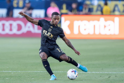 Diego Palacios dio una asistencia en la goleada.