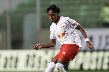 Realpe volvió a tener minutos como titular en el Bragantino.