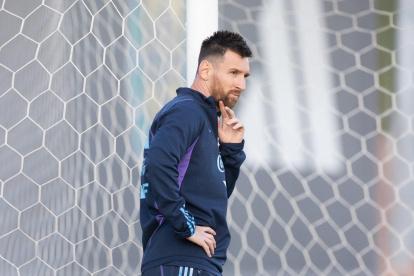 El 10 argentino arrancó en el banco de suplentes en la pasada fecha ante Paraguay.