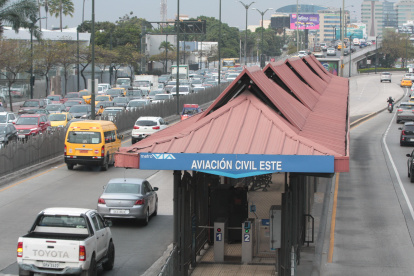 TRANSITO METROVIA EN GUAYAQUIL_JOFFRE FLORES
