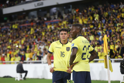 Kendry Páez (i) y Moisés Caicedo (d) serán los encargados de generar el juego ofensivo de la Tricolor