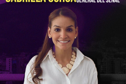 Ochoa solo registra un año de experiencia en el Servicio de Aduanas, según Contraloría.