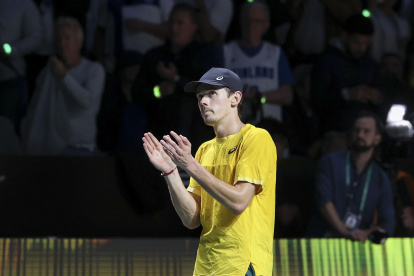 Álex de Miñaur venció a Emil Ruusuvuori por parciales de 6-4 y 6-3.