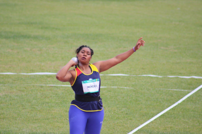 Poleth Méndes fue oro en impulso de bala e impuso récord Parapanamericano.